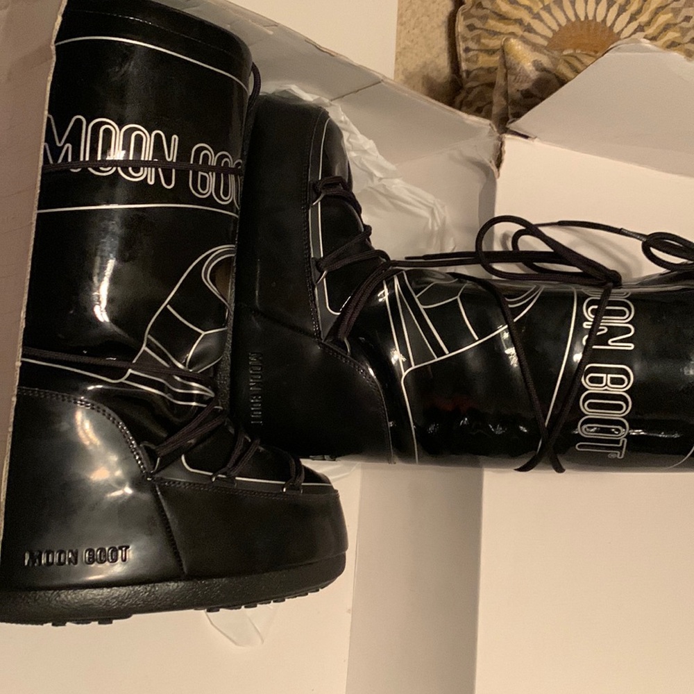 Star Wars limited edition moon boots - Picture 8 of 8
